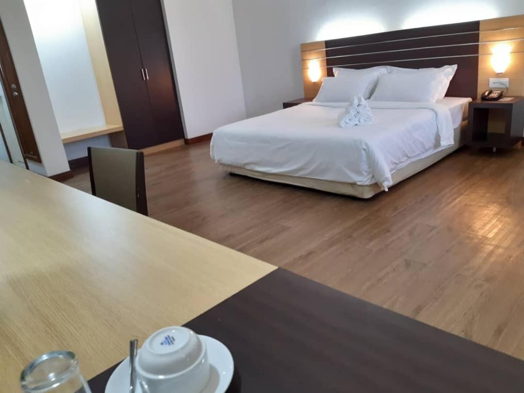 Sara Hotel Лабуан Экстерьер фото
